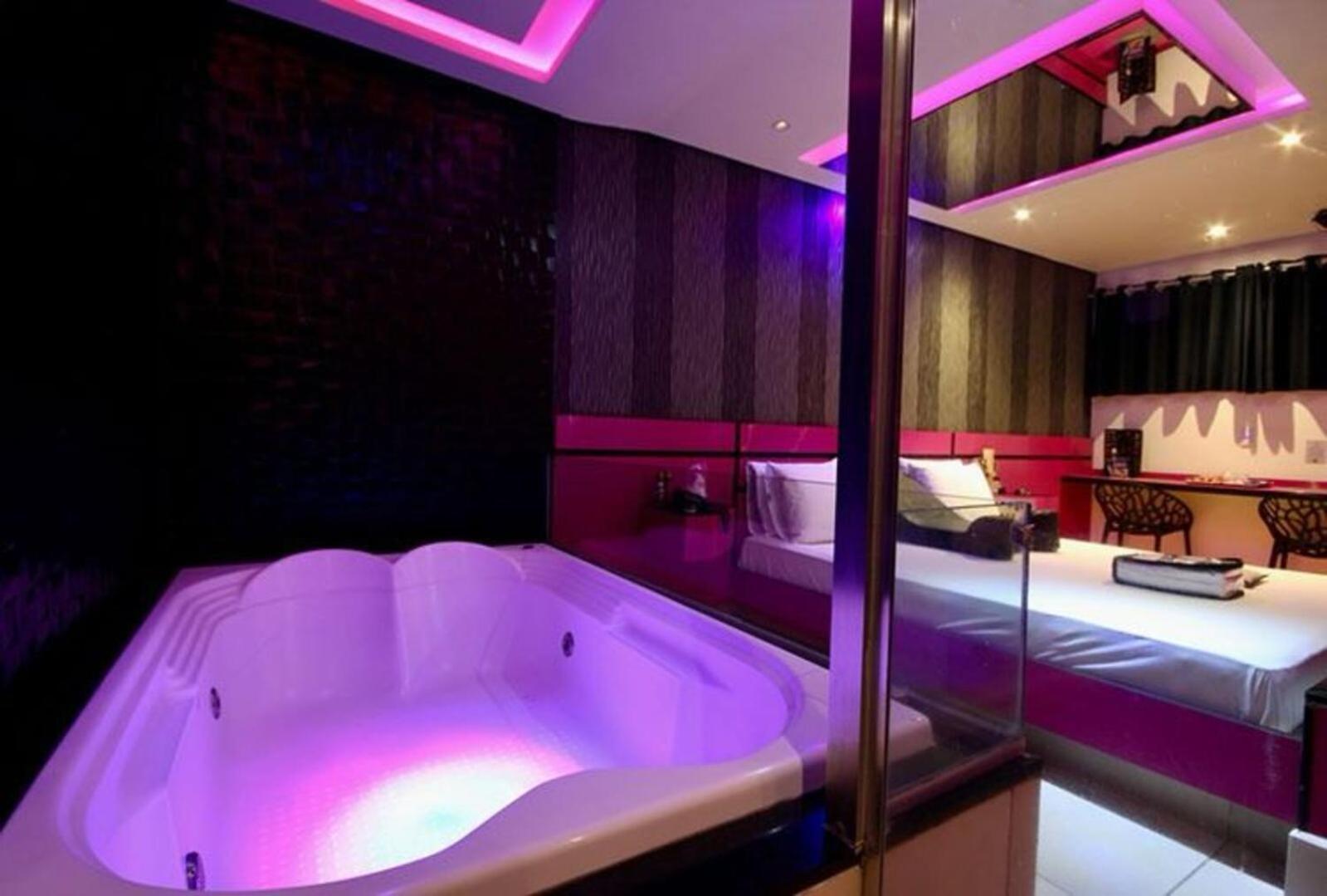 Hotel do amor Secrets 4 *